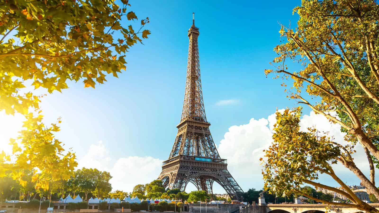 Fake Selling of Eiffel Tower – Twice